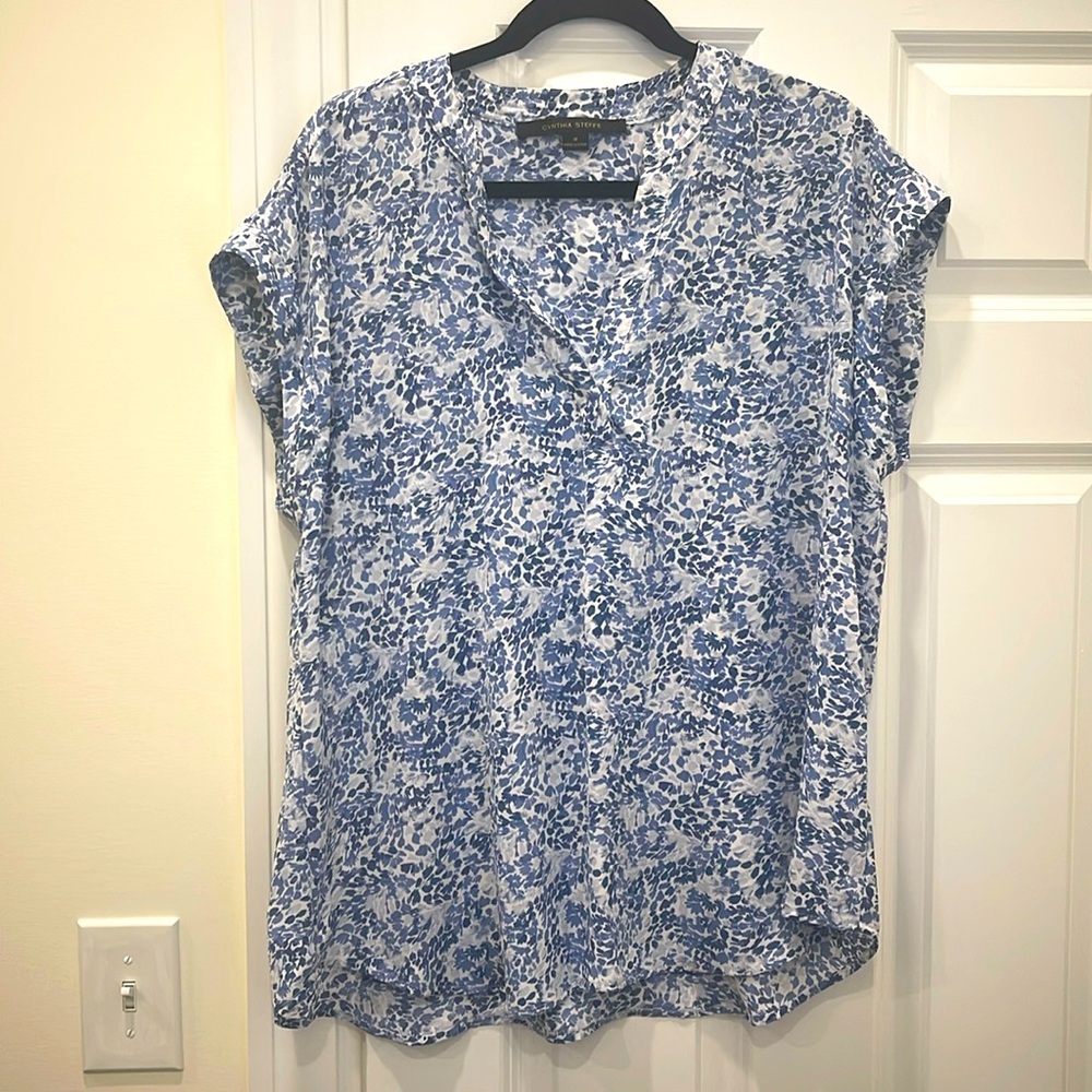 Women’s flowy blouse